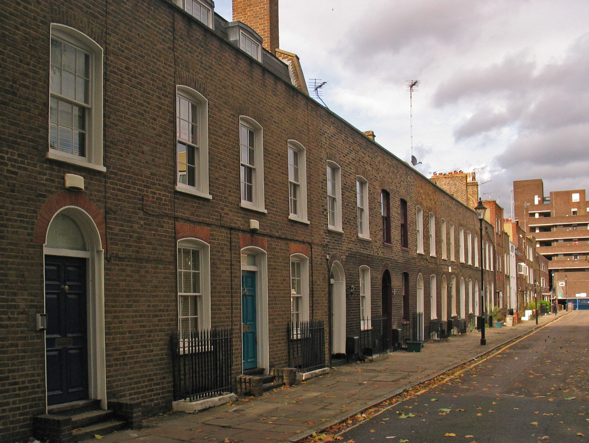 3-Bed Terrace in Lily, London